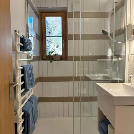 Amazing Views Cozy Retreat King Bed