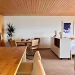 Amazing Views-cozy Retreat-king Bed Aeschlen