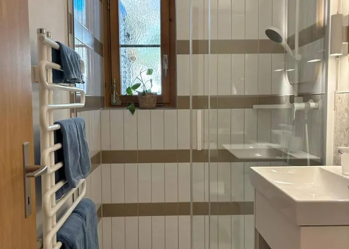 Amazing Views Cozy Retreat King Bed